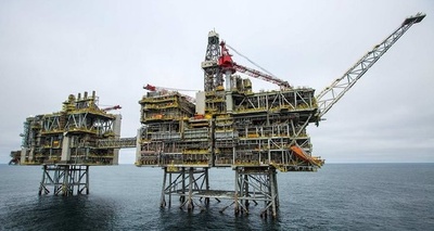На морской платформе Clair BP в Северном море произошел разлив нефти. К счастью, пятно движется на север